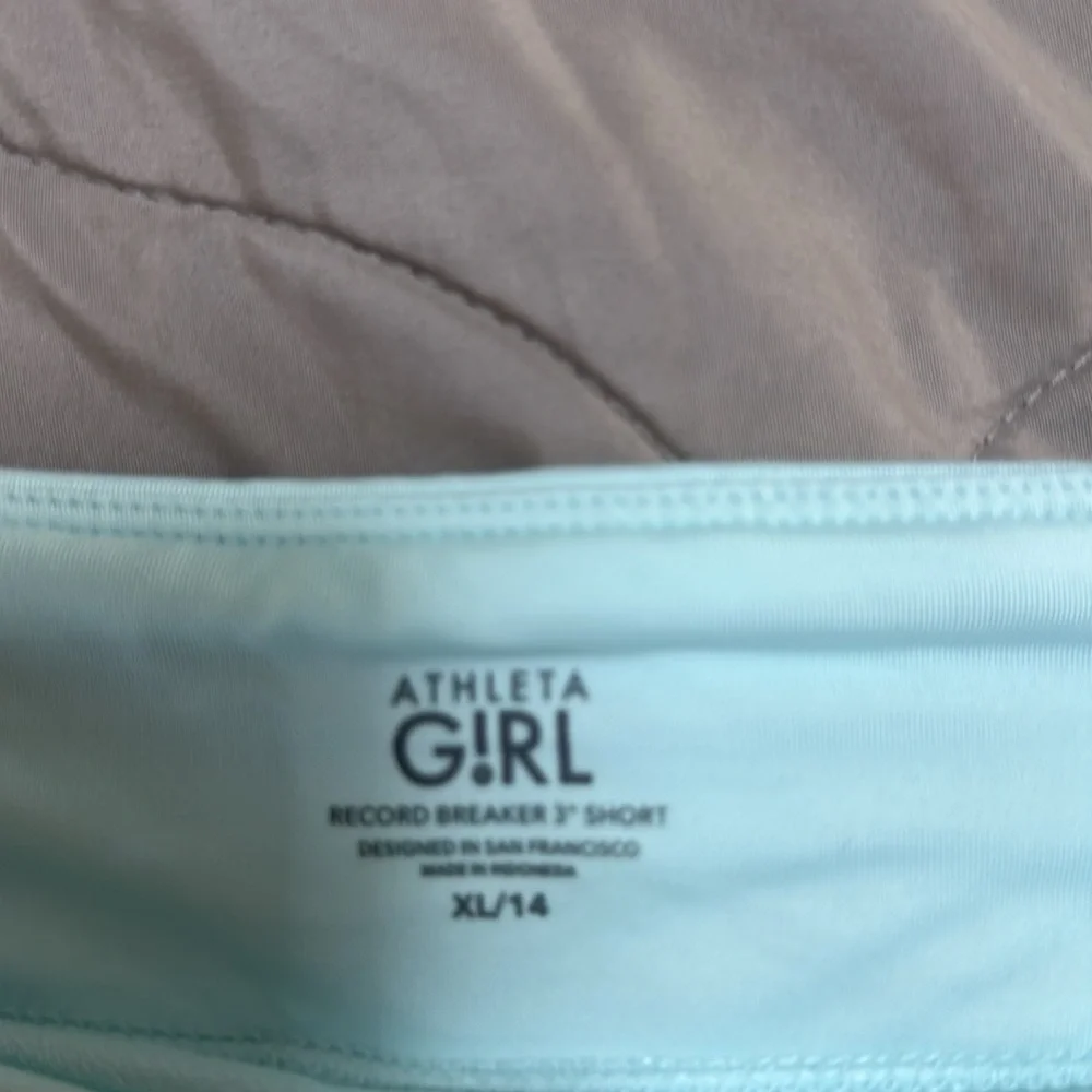 Athlete Girl short XL/14 year old